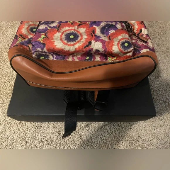 Coach Academy Backpack - Picture 3 of 9